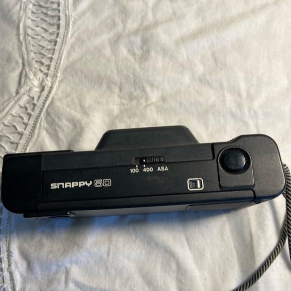 Vintage Cannon Snappy 50 35mm camera - Picture 4 of 10